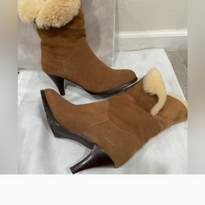 UGG Kitten heel Boots Sz 9